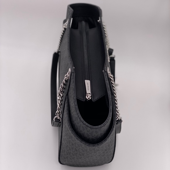 Michael Kors LG Chain Shoulder Tote - Picture 4 of 13